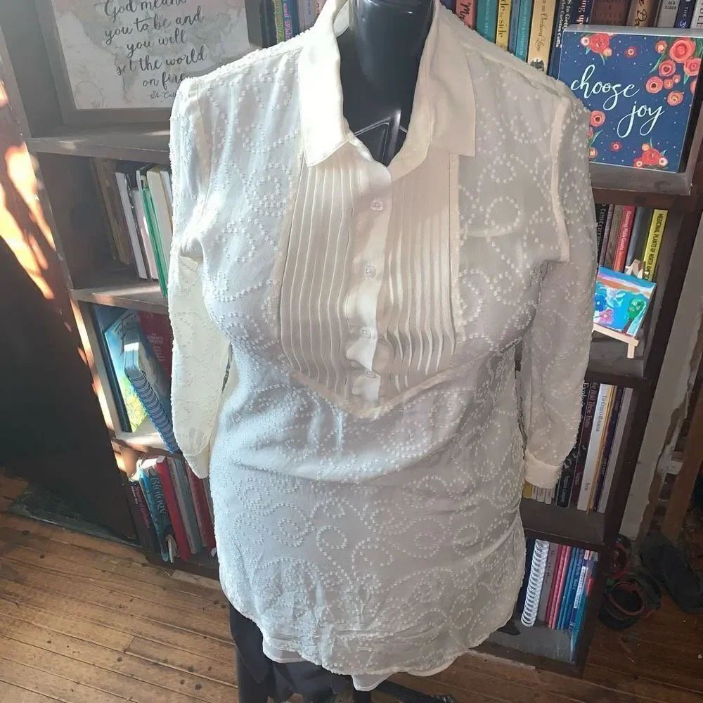 J McLaughlin tuxedo style business casual long sleeve blouse